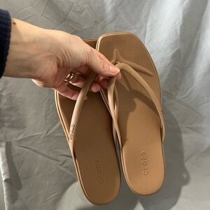 CROCS Women’s Tan Square-Toe Flip Flop Sandals